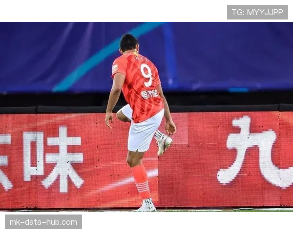 张琳芃右路防守更稳:回防效率与位置感的提升解析 张琳芃右路防守更稳:回防效率与位置感的提升解析